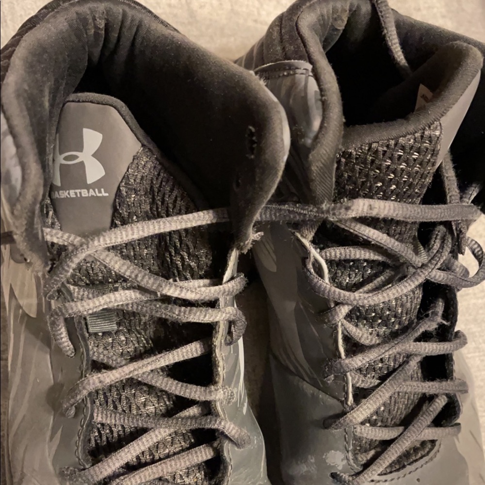 Under Amour tennis shoes